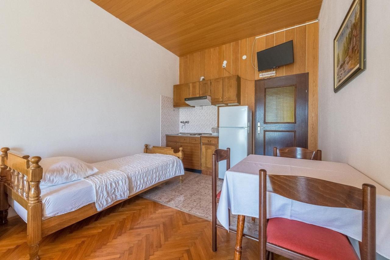 Apartments Kod Cara 洛克瓦罗戈兹尼察 外观 照片
